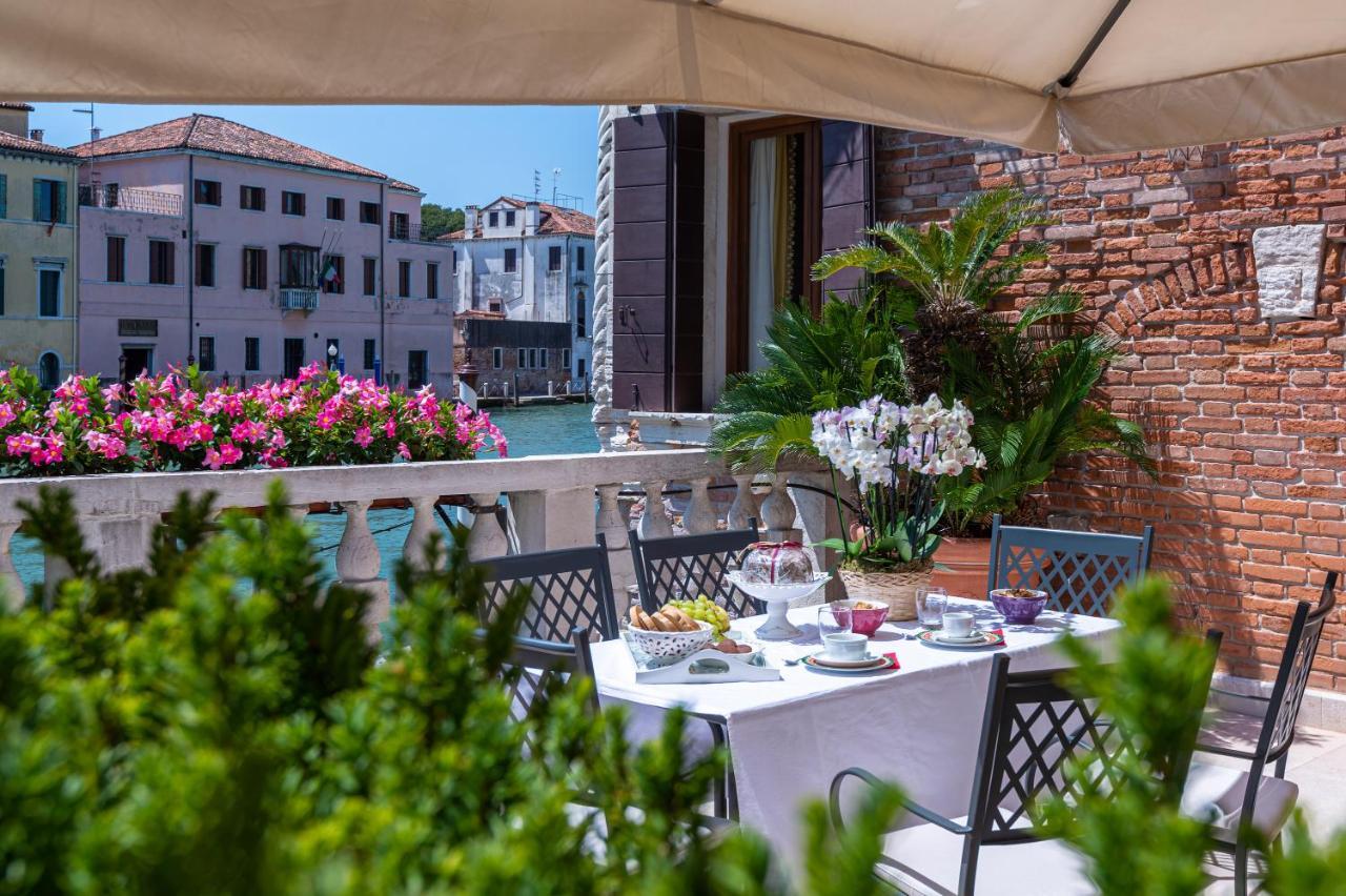 Ca' Dei Cuori On The Grand Canal Venice Luaran gambar