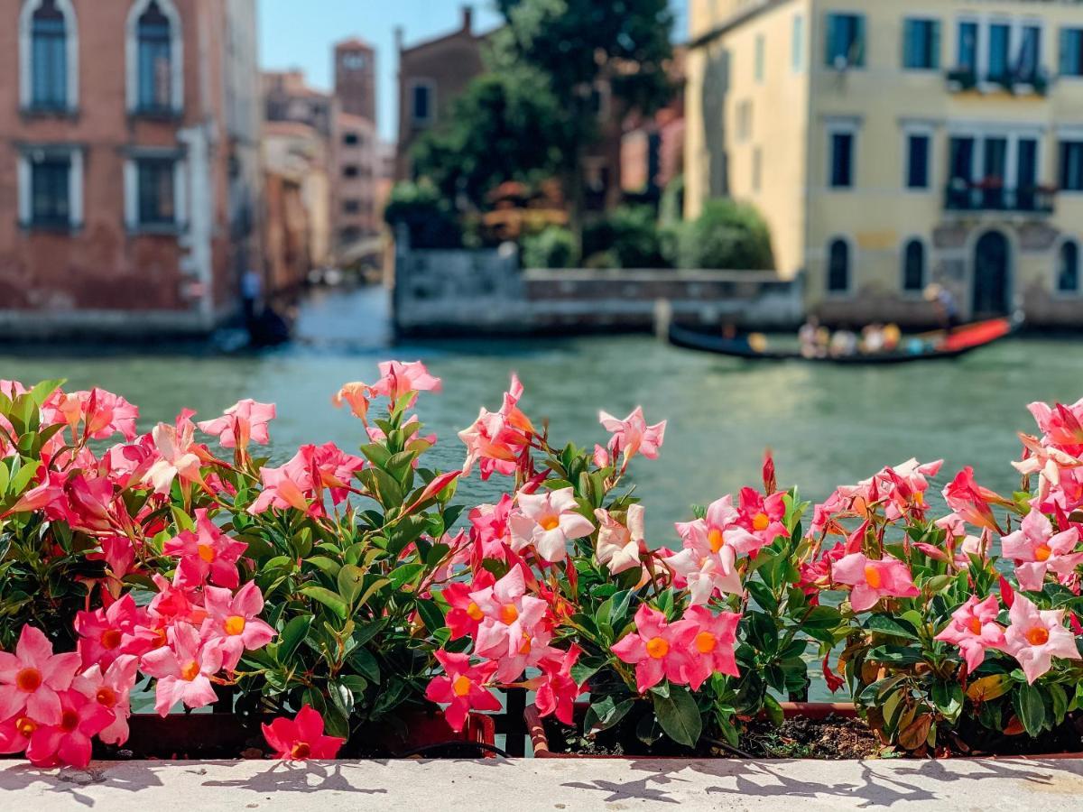 Ca' Dei Cuori On The Grand Canal Venice Luaran gambar